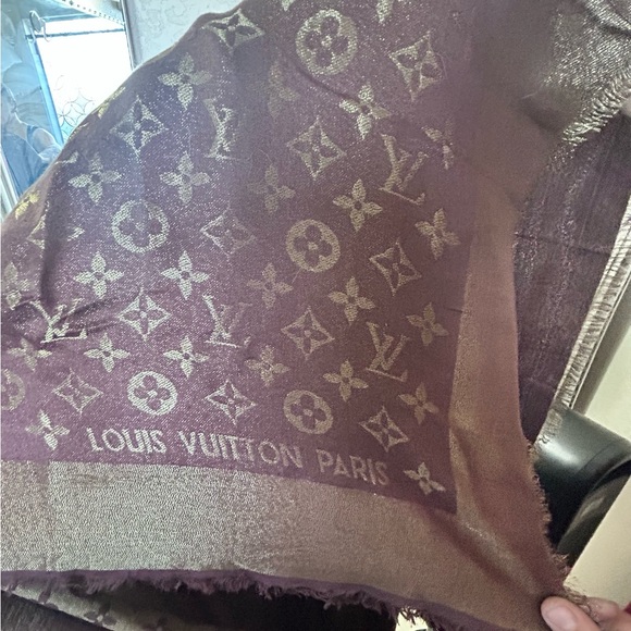 A Louis Classic - Picture 4 of 10